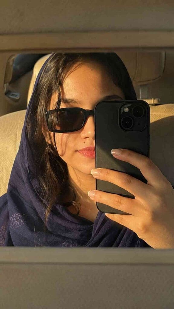 Vanity Mirror Selfie AI Photo Editing Prompt 2026 by Bihar Update In